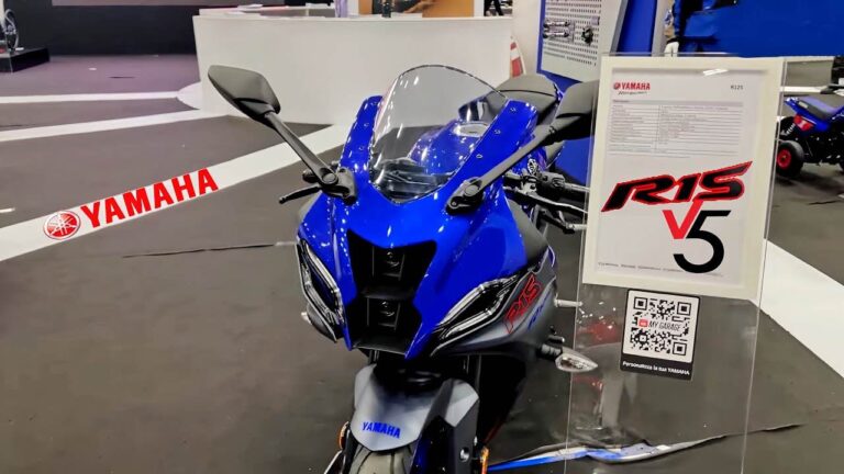 KTM को खुली चुनौती देगा Yamaha R15 का चमचमाता लुक, शक्तिशाली इंजन के साथ फीचर्स भी जबराट